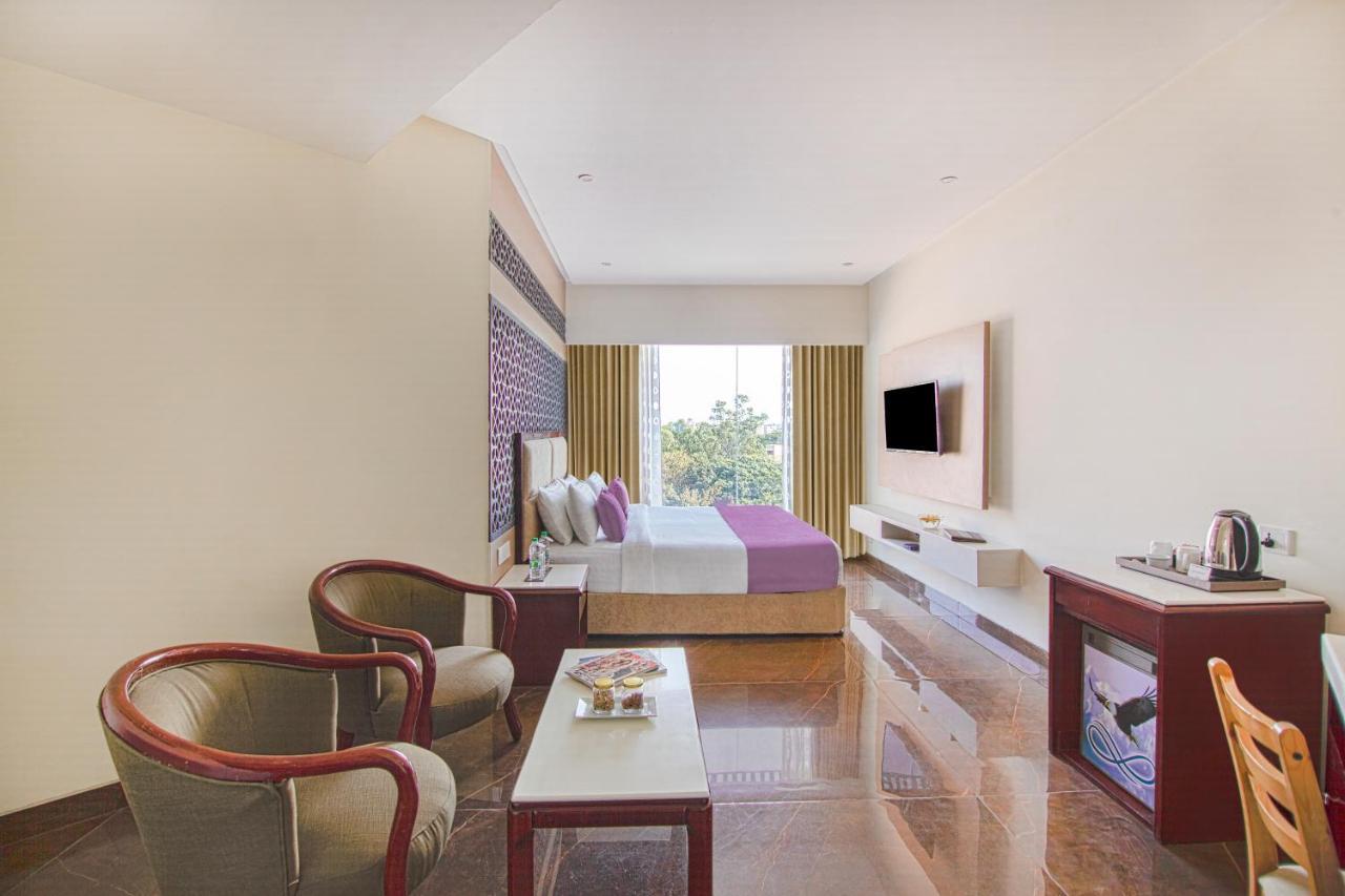 Sarovar Portico , Indore 호텔 외부 사진